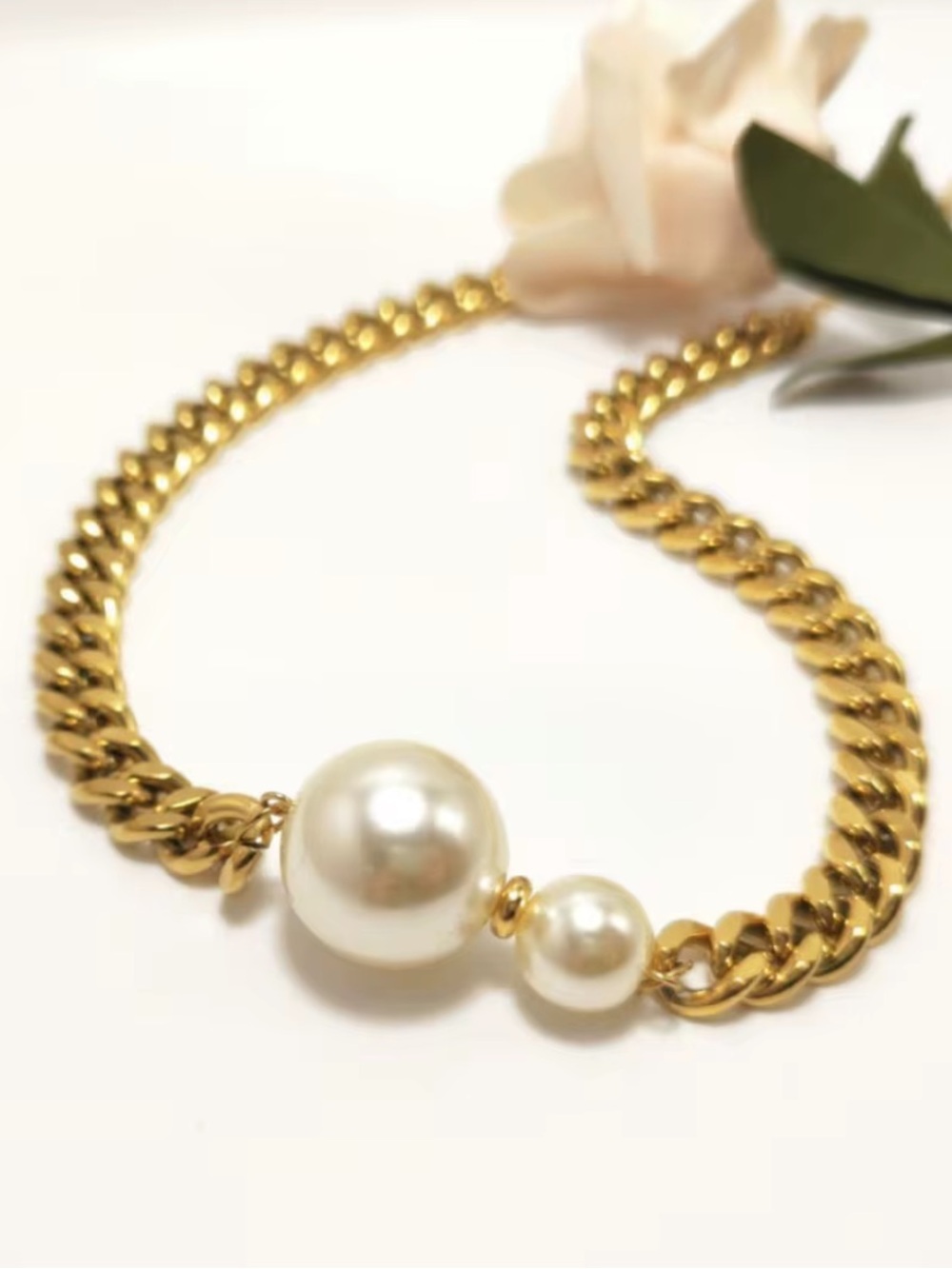 Modern Gold Chain Pearl Necklace